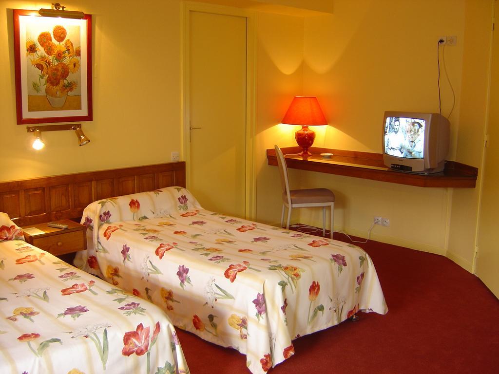 Le Ratelier Hotel Montaigut-sur-Save Bagian luar foto