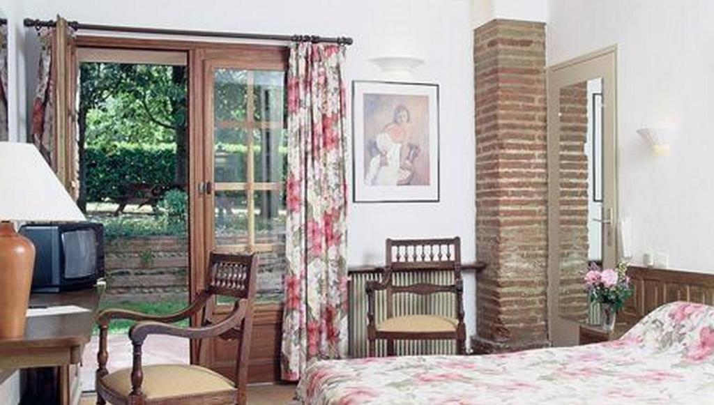 Le Ratelier Hotel Montaigut-sur-Save Ruang foto